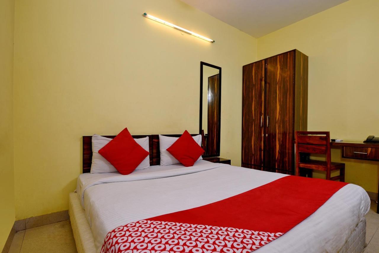 Oyo 4930 Stay Em Residency Nueva Delhi Exterior foto