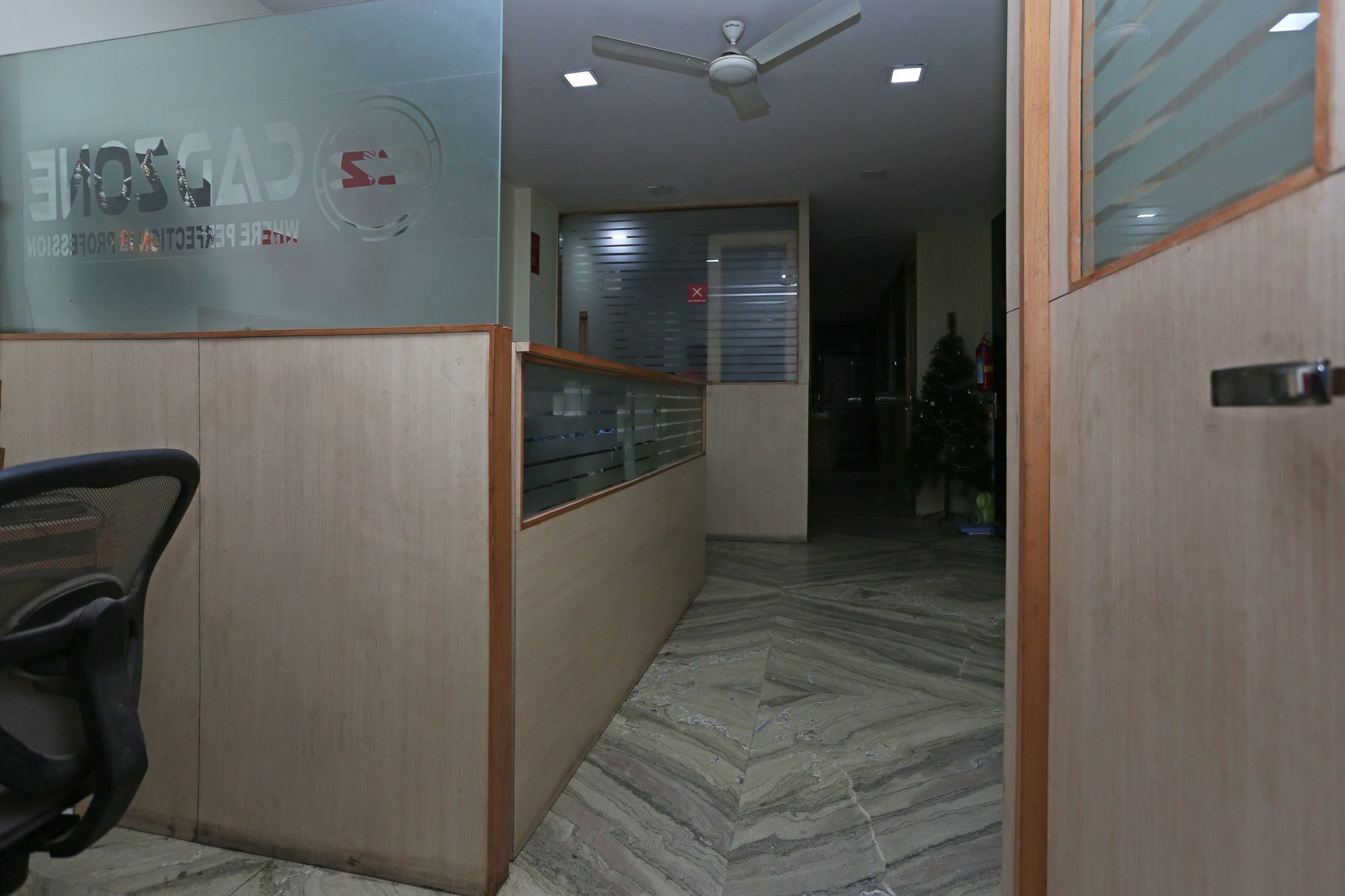 Oyo 4930 Stay Em Residency Nueva Delhi Exterior foto